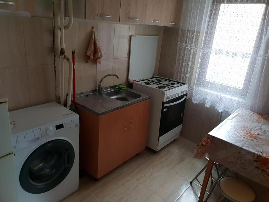 Apartament 2 Camere Tomis Nord Constanţa Esterno foto